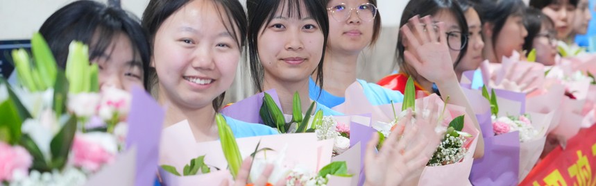 彩经网彩票走势图大全-斗志不灭 未来可期——百名球迷鸡西欢迎“远征队”